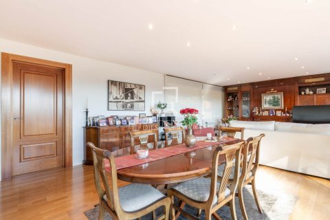 Huvila myytävänä Bellaterra, Barcelona, Espanja, 7 makuuhuonetta, 437 m2 No. 166329 - kuva 11