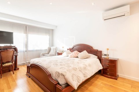 Huvila myytävänä Bellaterra, Barcelona, Espanja, 7 makuuhuonetta, 437 m2 No. 166329 - kuva 18