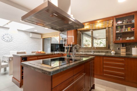 Huvila myytävänä Bellaterra, Barcelona, Espanja, 7 makuuhuonetta, 437 m2 No. 166329 - kuva 13