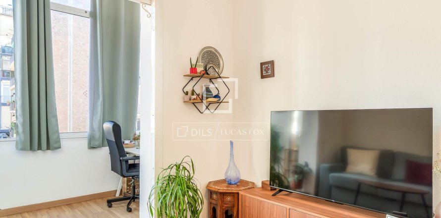 Apartamento en Barcelona, España 2 dormitorios, 70 m2 No. 166332