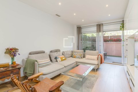 Apartamento en venta en Barcelona, España 3 dormitorios, 102 m2 No. 166327 - foto 1