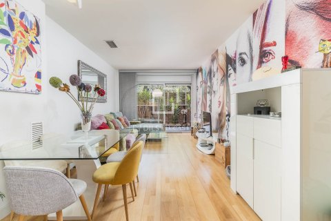 Apartamento en venta en Barcelona, España 3 dormitorios, 90 m2 No. 166330 - foto 5