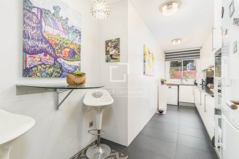 Apartamento en venta en Barcelona, España 3 dormitorios, 90 m2 No. 166330 - foto 9