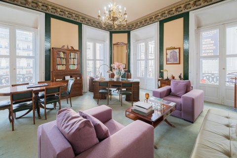 Apartamento en venta Madrid, España 7 dormitorios, 310 m2 No. 119774 - foto 1