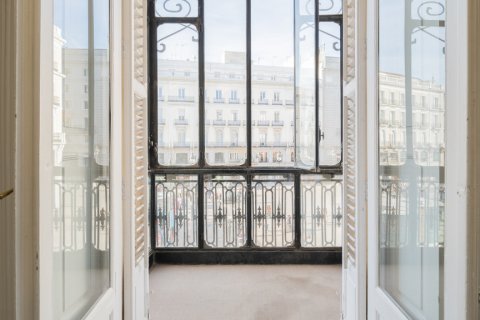 Apartamento en venta Madrid, España 7 dormitorios, 310 m2 No. 119774 - foto 6