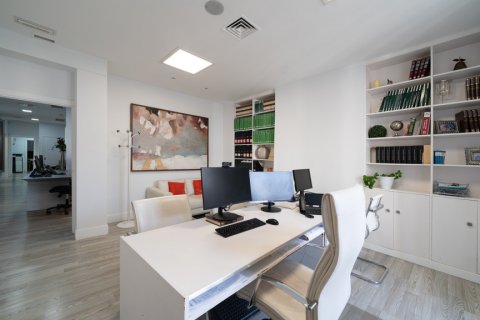 Apartamento en venta Madrid, España 7 dormitorios, 310 m2 No. 119774 - foto 9