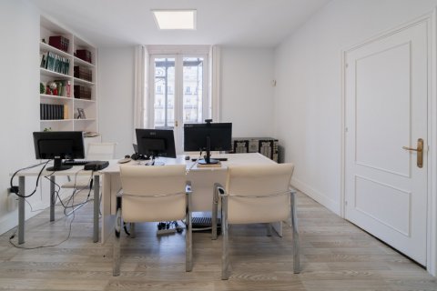 Apartamento en venta Madrid, España 7 dormitorios, 310 m2 No. 119774 - foto 10