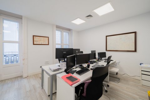 Apartamento en venta Madrid, España 7 dormitorios, 310 m2 No. 119774 - foto 25