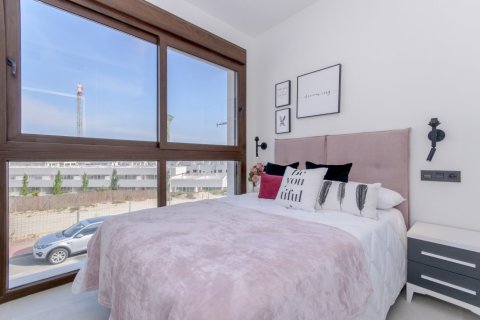 Bungalow till salu i Los Balcones, Alicante, Spanien 3 sovrum, 70 kvm. Nr. 190983 - foto 16