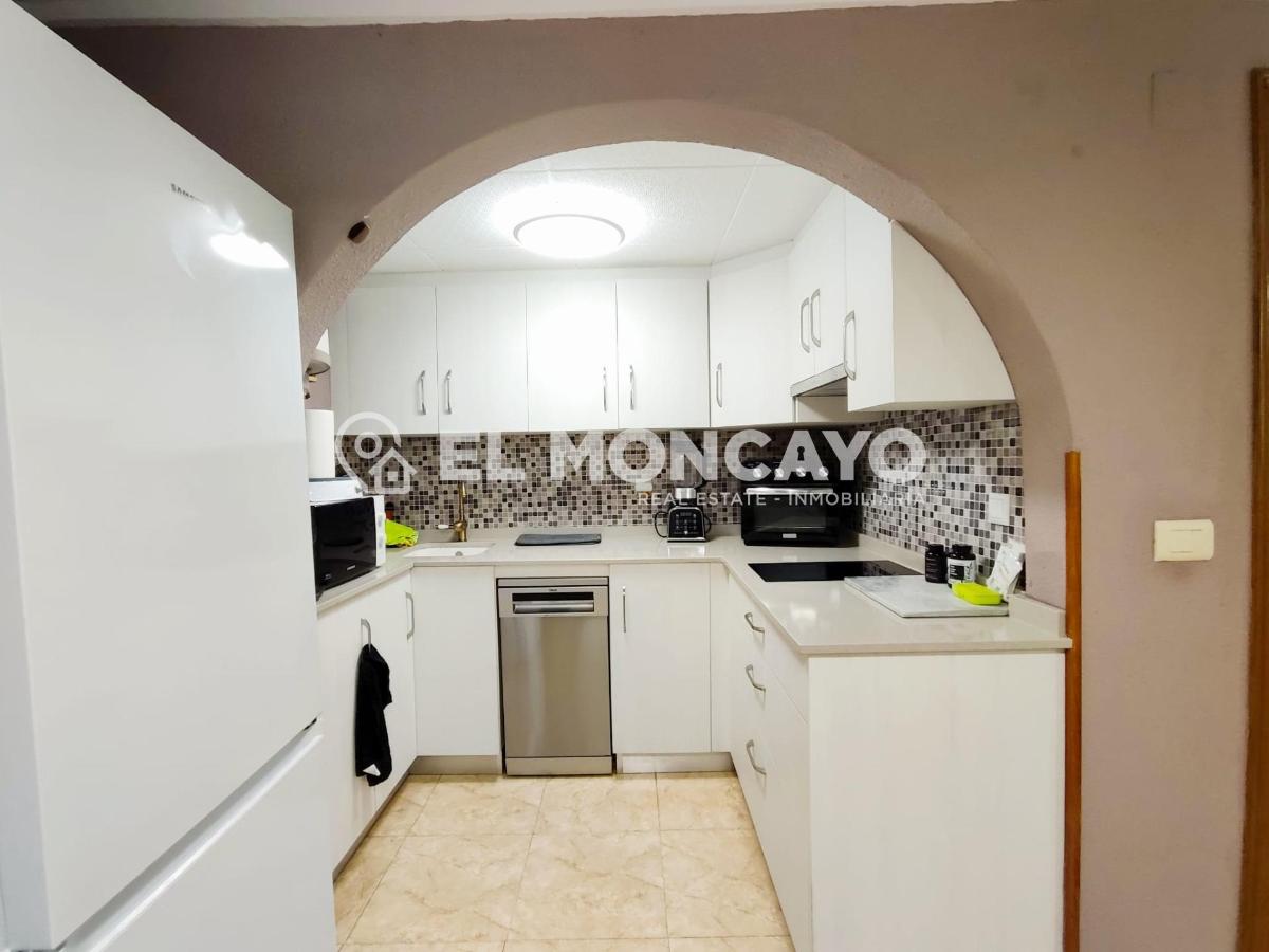 House in Guardamar del Segura, Alicante, Spain 2 bedrooms, 62 sq.m. No. 183820