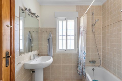 Villa till salu i Cabo Roig, Alicante, Spanien 3 sovrum, 102 kvm. Nr. 143652 - foto 23