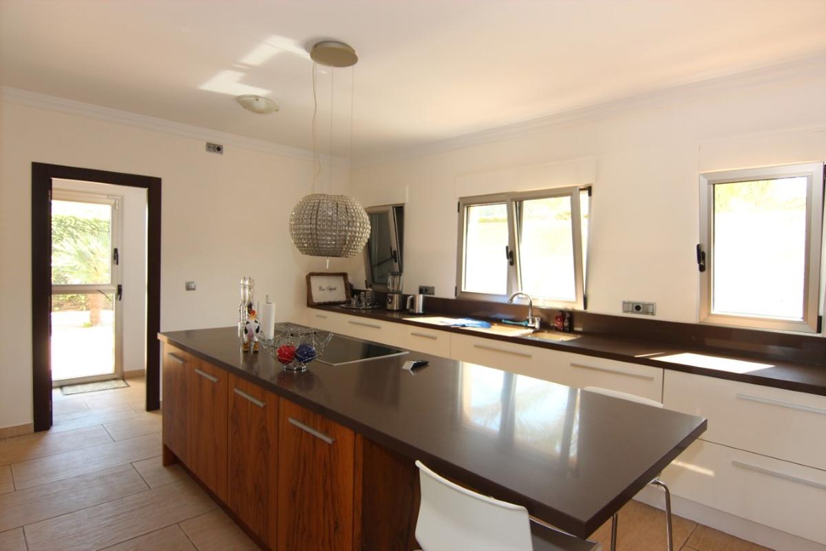 Вилла в Хавеа, Аликанте, Испания 5 спален, 450м2 №80595