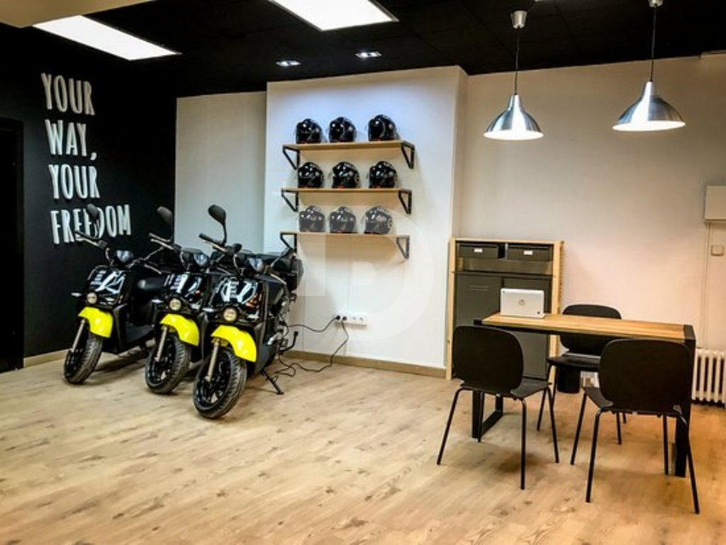 Commercial property à Ciutat Vella, Barcelona, Espagne 755 m2 No. 155112