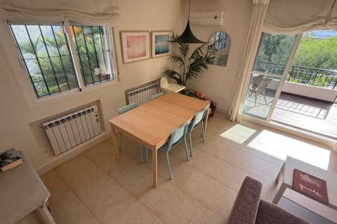 Radhus till salu Alicante, Spanien 3 sovrum, 95 kvm. Nr. 139136 - foto 8