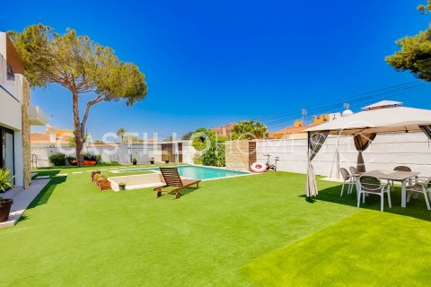 Villa for sale Torrevieja, Alicante, Spain 5 bedrooms, 273 sq.m. No. 139132 - photo 10