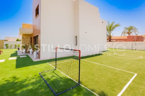 Villa for sale Torrevieja, Alicante, Spain 5 bedrooms, 273 sq.m. No. 139132 - photo 15