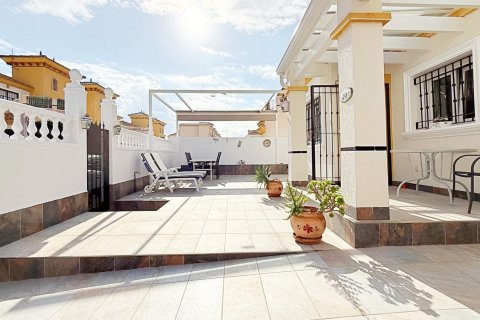 Villa till salu Alicante, Spanien 3 sovrum, 105 kvm. Nr. 139138 - foto 3