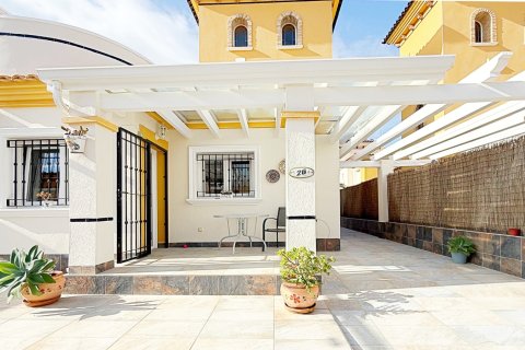 Villa till salu Alicante, Spanien 3 sovrum, 105 kvm. Nr. 139138 - foto 2