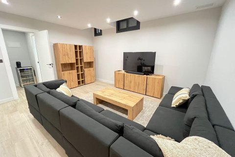 Villa for sale Torrevieja, Alicante, Spain 4 bedrooms, 240 sq.m. No. 139134 - photo 3