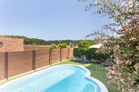 Продажа дома в Сан-Кугат-дель-Вальес, Барселона, Испания 6 спален,  №140897 - фото 2