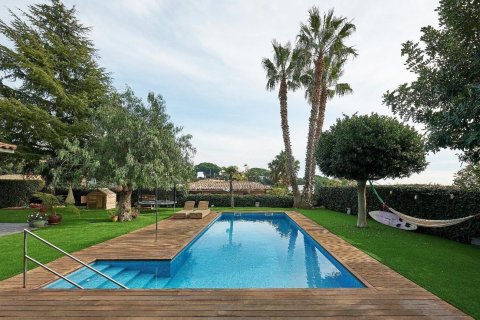 Сasa en venta en Sant Vicenc De Montalt, Barcelona, España 5 dormitorios, No. 140892 - foto 2