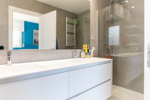 Сasa en venta en Sant Cugat del Vallès, Barcelona, España 4 dormitorios, No. 140896 - foto 25