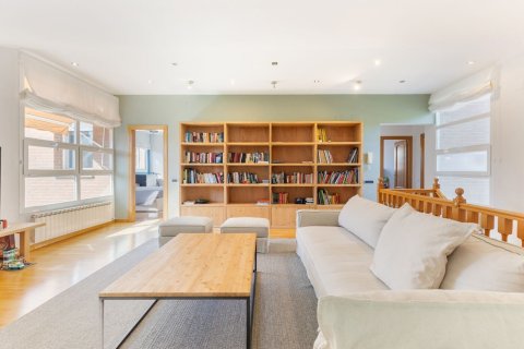 Сasa en venta en Sant Cugat del Vallès, Barcelona, España 4 dormitorios, No. 140896 - foto 16