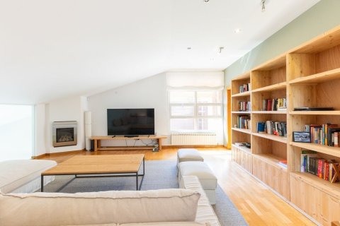 Сasa en venta en Sant Cugat del Vallès, Barcelona, España 4 dormitorios, No. 140896 - foto 17