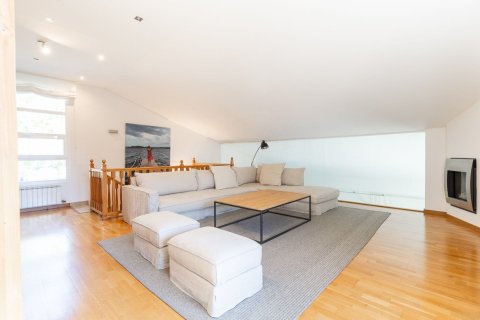 Сasa en venta en Sant Cugat del Vallès, Barcelona, España 4 dormitorios, No. 140896 - foto 13