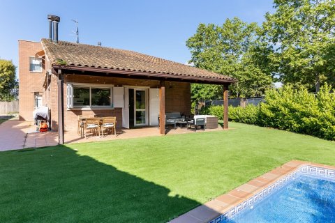 Сasa en venta en Sant Cugat del Vallès, Barcelona, España 4 dormitorios, No. 140896 - foto 3