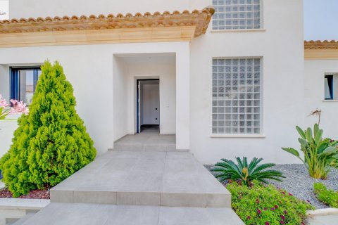 Villa till salu Calpe, Alicante, Spanien 5 sovrum, 356 kvm. Nr. 116799 - foto 2