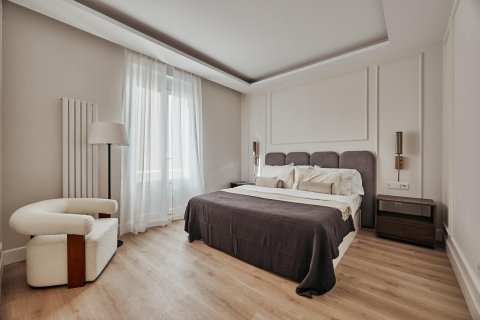 Lägenhet till salu i Madrid, Spanien 3 sovrum, 142 kvm. Nr. 180167 - foto 18