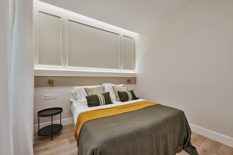 Lägenhet till salu i Madrid, Spanien 3 sovrum, 142 kvm. Nr. 180167 - foto 13