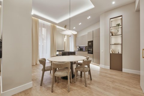 Apartament w Madrid, Hiszpania 3 sypialnie, 134 mkw. nr 180165 – zdjęcie 10