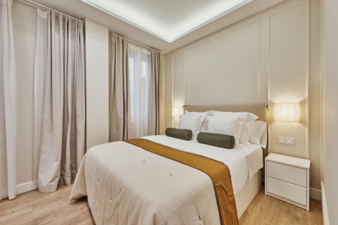Apartament w Madrid, Hiszpania 2 sypialnie, 104 mkw. nr 180162 – zdjęcie 19