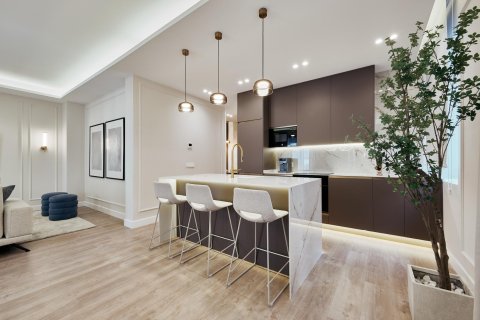 Apartament w Madrid, Hiszpania 2 sypialnie, 104 mkw. nr 180162 – zdjęcie 10