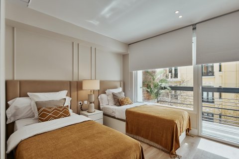 Apartamento en Madrid, España 3 dormitorios, 189 m2 No. 180164