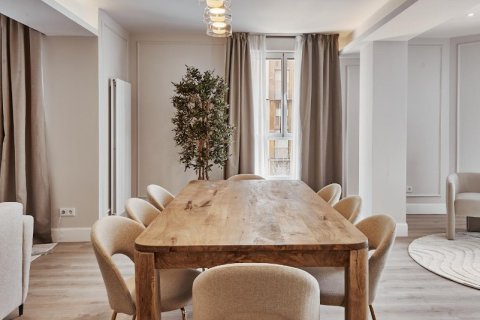 Huoneisto myytävänä Madrid, Espanja, 3 makuuhuonetta, 189 m2 No. 180164 - kuva 23