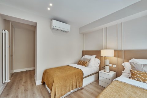 Huoneisto myytävänä Madrid, Espanja, 3 makuuhuonetta, 189 m2 No. 180164 - kuva 16