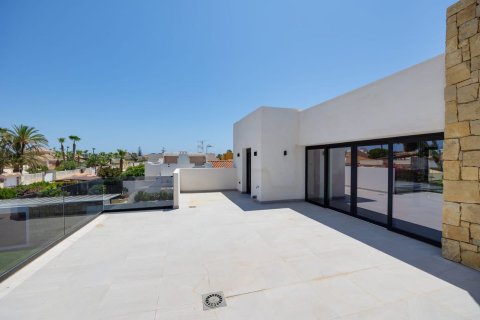 Villa en venta en Torrevieja, Alicante, España 5 dormitorios, 250 m2 No. 149791 - foto 30