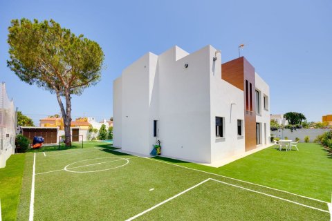 Villa en venta en Torrevieja, Alicante, España 5 dormitorios, 250 m2 No. 149791 - foto 4