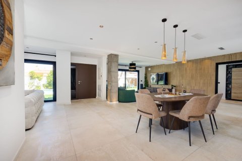 Villa en venta en Torrevieja, Alicante, España 5 dormitorios, 250 m2 No. 149791 - foto 9