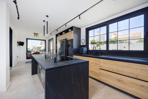 Villa en venta en Torrevieja, Alicante, España 5 dormitorios, 250 m2 No. 149791 - foto 21