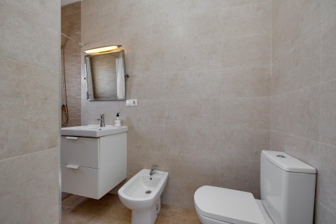 Townhouse for sale in Torrevieja, Alicante, Spain 3 bedrooms, 229 sq.m. No. 149788 - photo 12