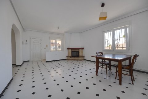 Townhouse for sale in Torrevieja, Alicante, Spain 3 bedrooms, 229 sq.m. No. 149788 - photo 4