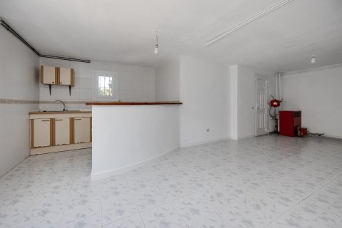 Townhouse for sale in Torrevieja, Alicante, Spain 3 bedrooms, 229 sq.m. No. 149788 - photo 18