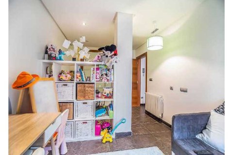 Radhus till salu i Guardamar del Segura, Alicante, Spanien 4 sovrum, 247 kvm. Nr. 149785 - foto 8