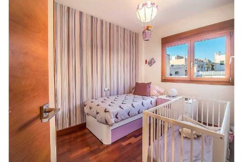 Radhus till salu i Guardamar del Segura, Alicante, Spanien 4 sovrum, 247 kvm. Nr. 149785 - foto 14