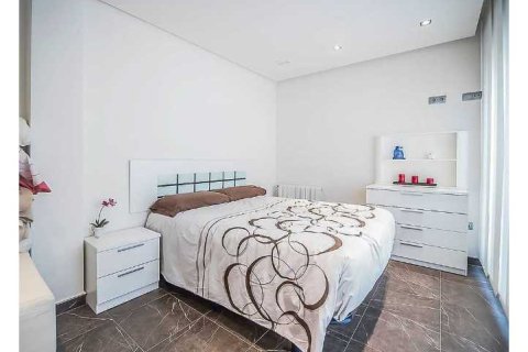 Radhus till salu i Guardamar del Segura, Alicante, Spanien 4 sovrum, 247 kvm. Nr. 149785 - foto 10