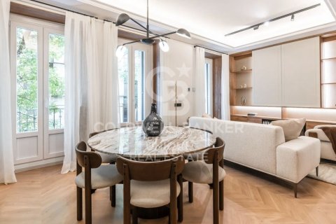 Apartment à vendre à Madrid, Espagne, 2 chambres, 110 m2 No. 178799 - photo 8